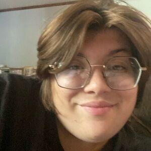 Meet your Posher, Em